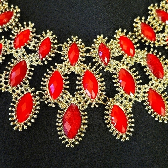 NWT Macy's Red Navette Bib Necklace - Picture 2 of 3